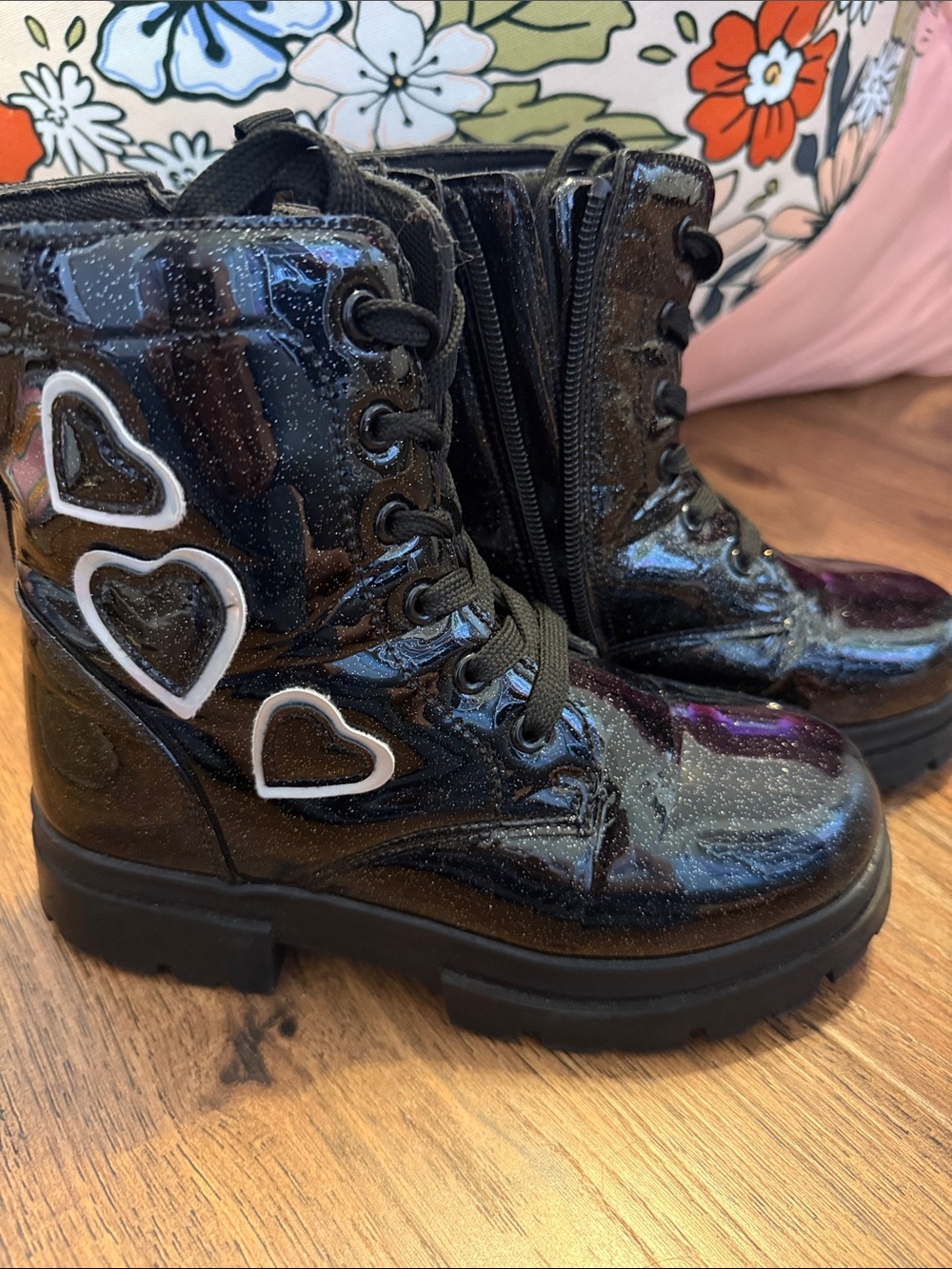Source Unknown Black Glitter Heart Lace-Up Kids Boots